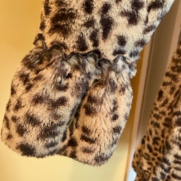 Girls Leopard Print Coat Size 8 - Picture 5 of 7